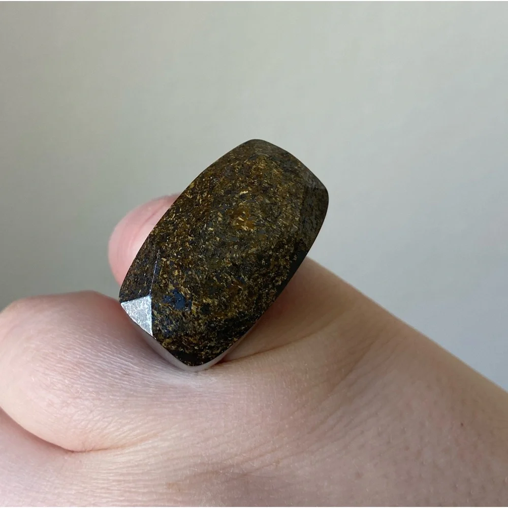 Gemstone ring, size 8